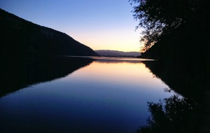 Coucher de soleil sur le lac de Nantua