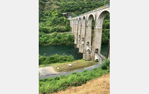 Traversée du viaduc de Cize-Bolozon au dessus de l'Ain